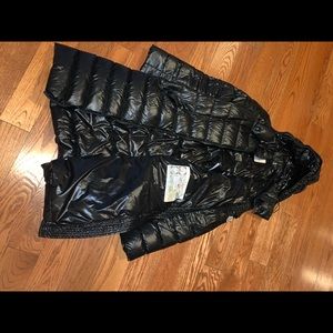 PREOWNED and authentic women’s Moncler Moka